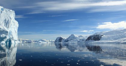 Eisberge und Landschaften der Antarktis Arktis