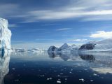 Eisberge und Landschaften der Antarktis Arktis
